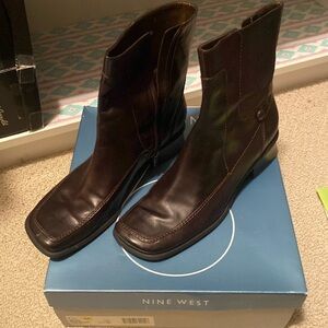 Chocolate brown leather bootie